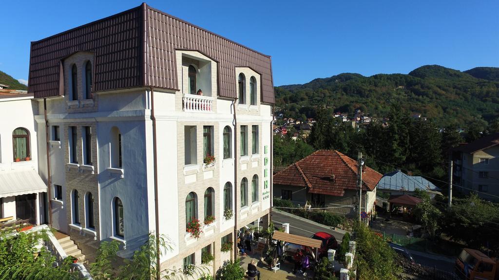 Pensiunea Eden Băile Olăneşti Екстериор снимка